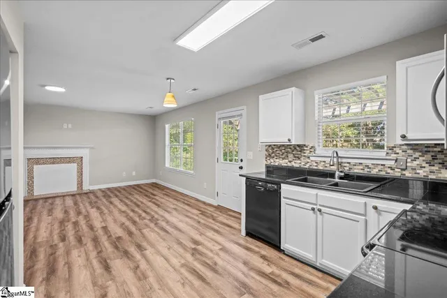 $325,000 | 410 Revis Creek Court, Simpsonville, SC 29681