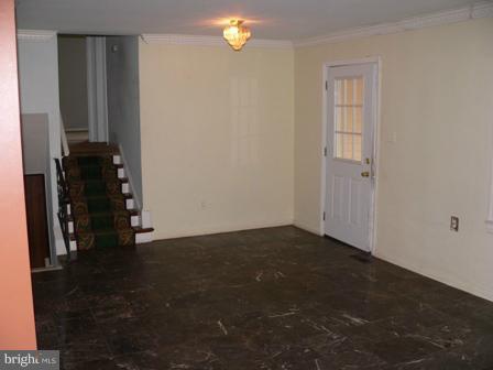 803 North York Road Sterling, VA 20164 - Photo 1 of 16 Living Room