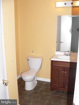 803 North York Road Sterling, VA 20164 - Photo 15 of 16 Bath