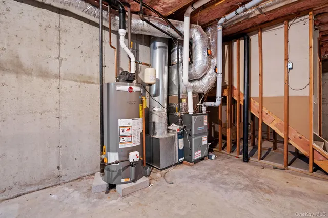 a view of a storage & utility room