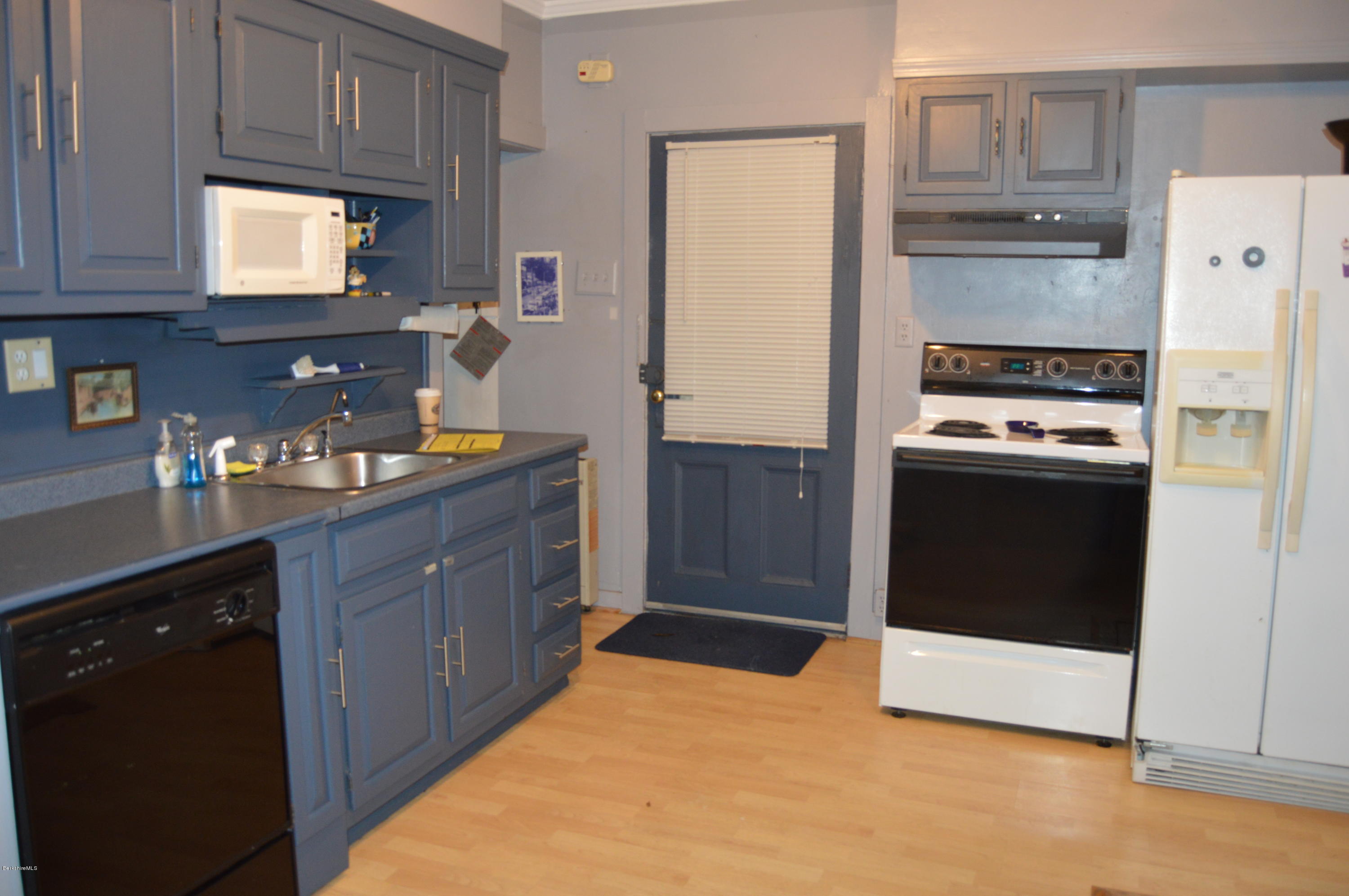 194 North Hoosac Road Williamstown, MA 01267 - Photo 12 of 40 DSC_0046