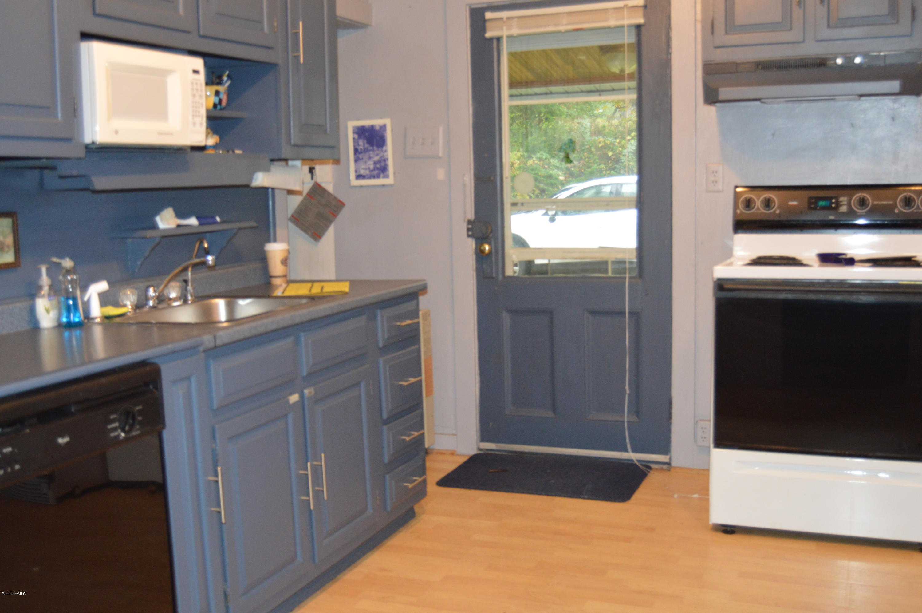 194 North Hoosac Road Williamstown, MA 01267 - Photo 14 of 40 DSC_0086