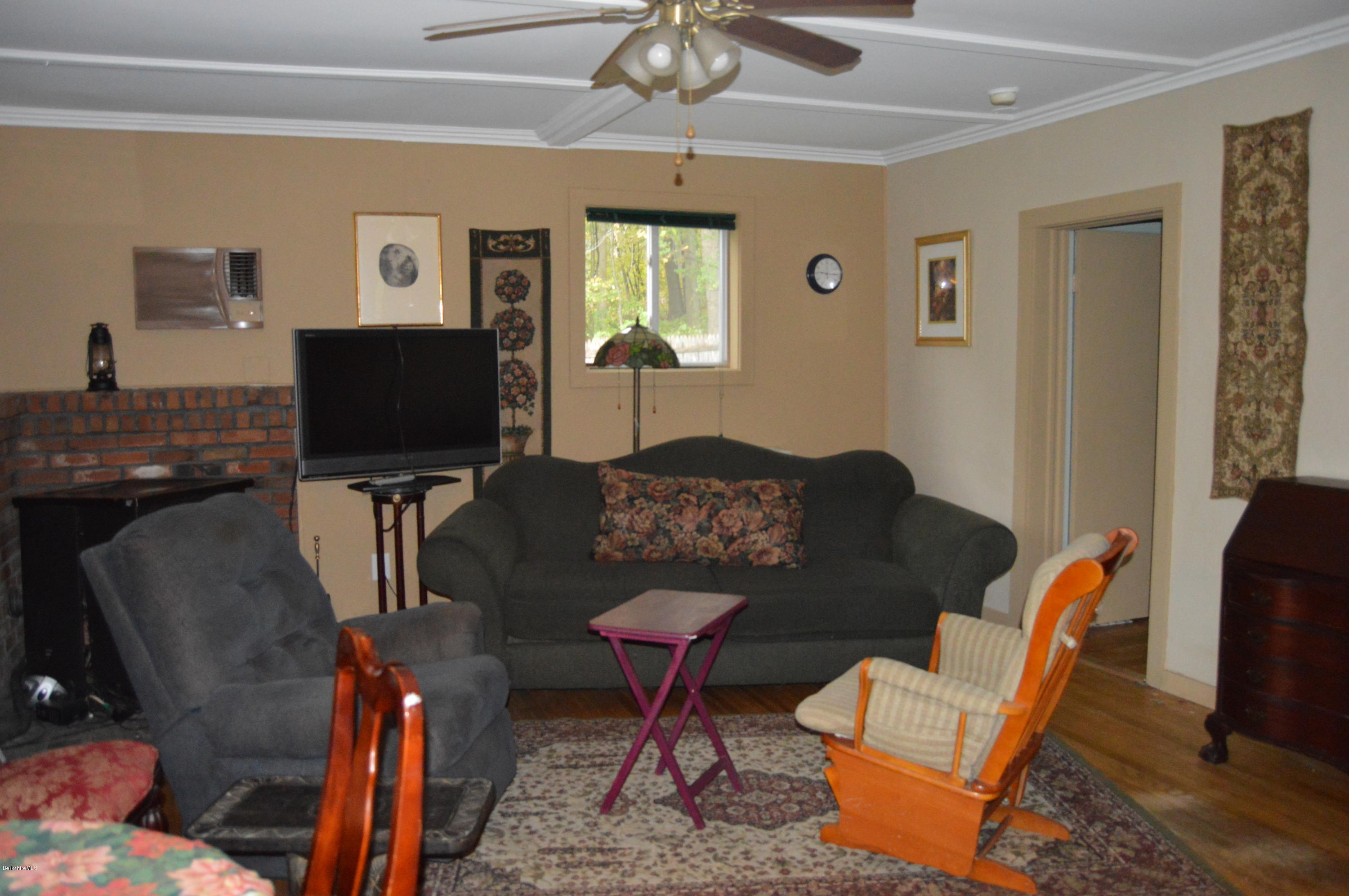 194 North Hoosac Road Williamstown, MA 01267 - Photo 21 of 40 DSC_0061