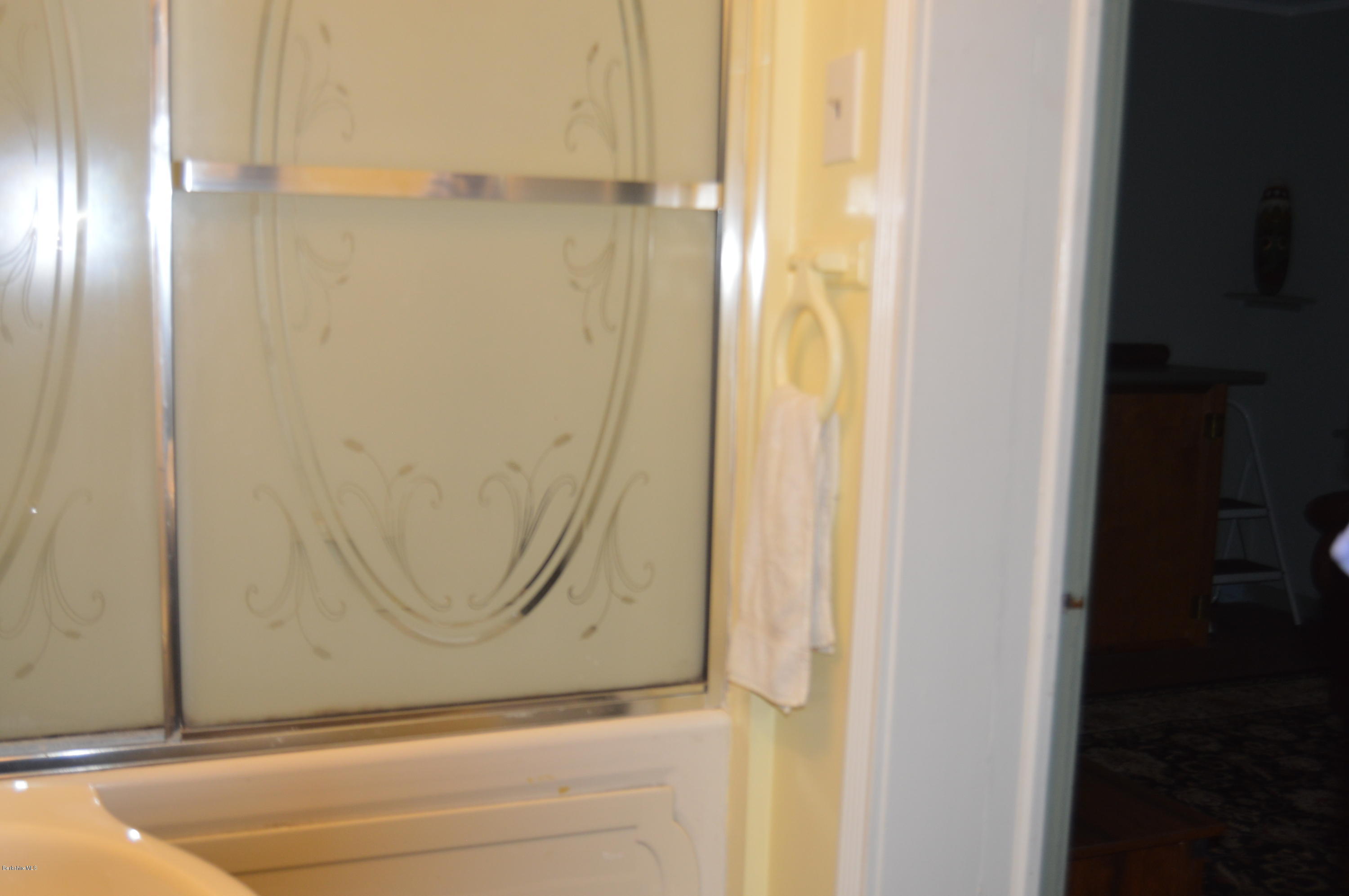 194 North Hoosac Road Williamstown, MA 01267 - Photo 32 of 40 DSC_0084