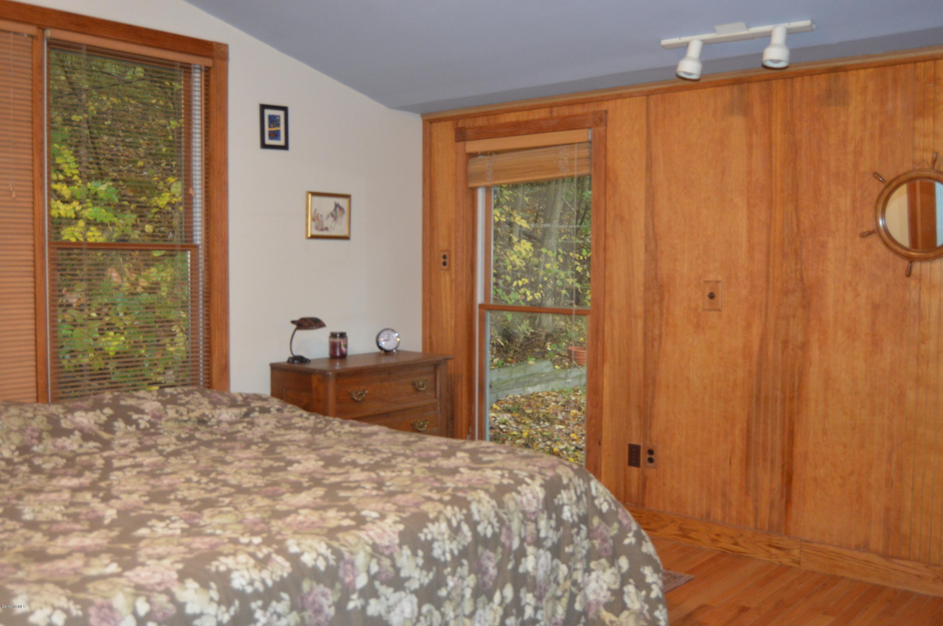 194 North Hoosac Road Williamstown, MA 01267 - Photo 34 of 40 DSC_0075