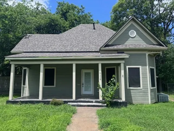 $1,200 | 934 4th Street Southwest, Paris, TX 75460