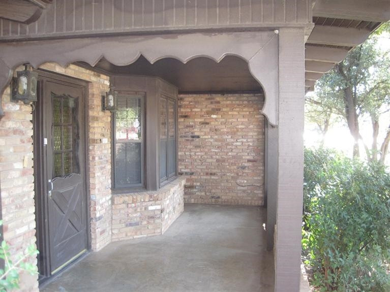 1201 16th Street Ralls, TX 79357 - Photo 2 of 10 a view of entryway