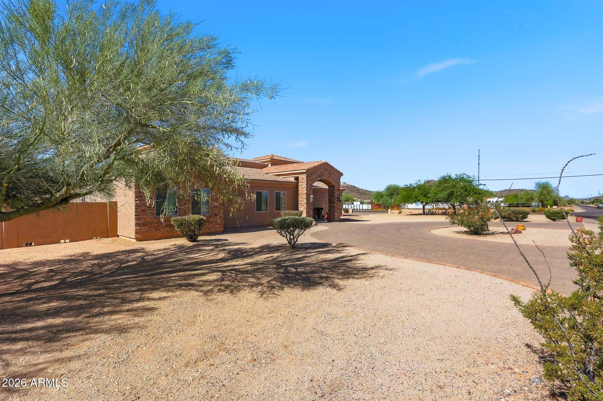 2649 West Irvine Road Phoenix, AZ 85086 - Photo 2 of 90 A (1)