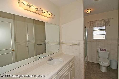 4813 Gary Lane Amarillo, TX 79110 - Photo 11 of 13 Bathroom