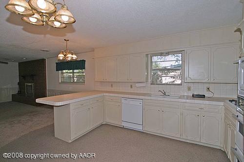 4813 Gary Lane Amarillo, TX 79110 - Photo 4 of 13 Kitchen