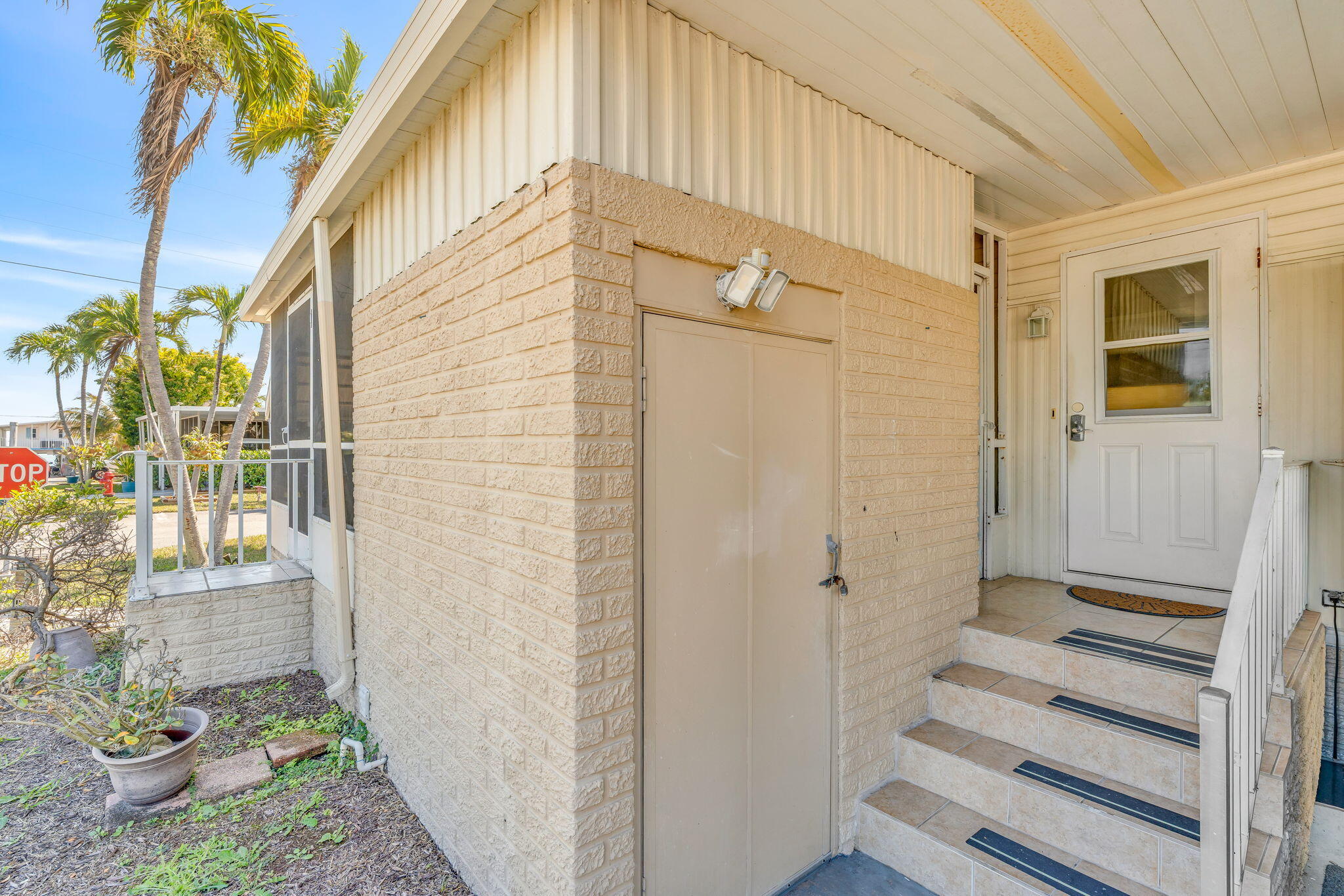 902 South Ruby Drive Key Largo, FL 33037 - Photo 43 of 44 a view of a pathway of a house