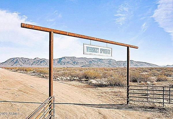 $250,000 | Xxx1 West Xxx1 W Sunset Boulevard, Unit 1, Aguila, AZ 85320