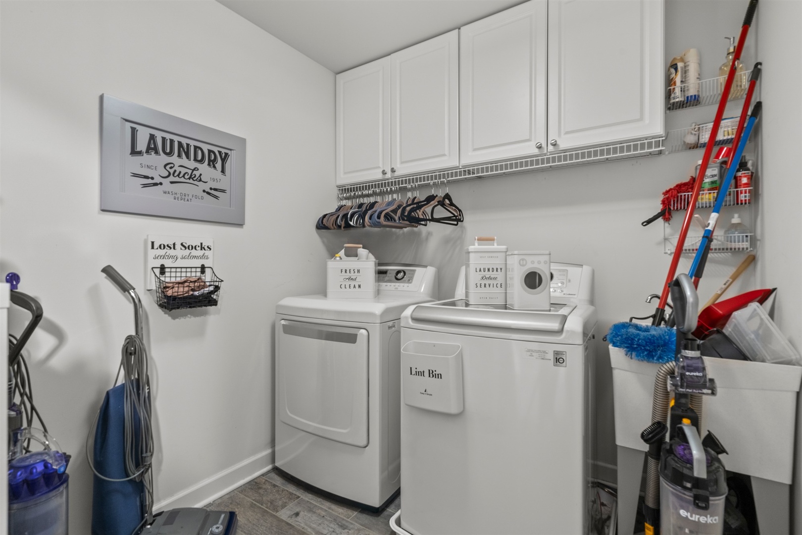 15711 Mueller Way Lockport, IL 60441 - Photo 20 of 37 a utility room with dryer and washer