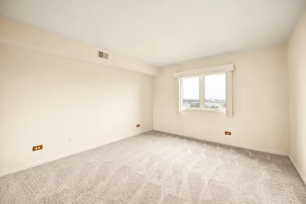 $274,500 | 40 South Main Street, Unit 4A, Glen Ellyn, IL 60137