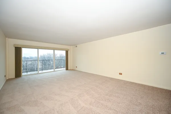 $274,500 | 40 South Main Street, Unit 4A, Glen Ellyn, IL 60137