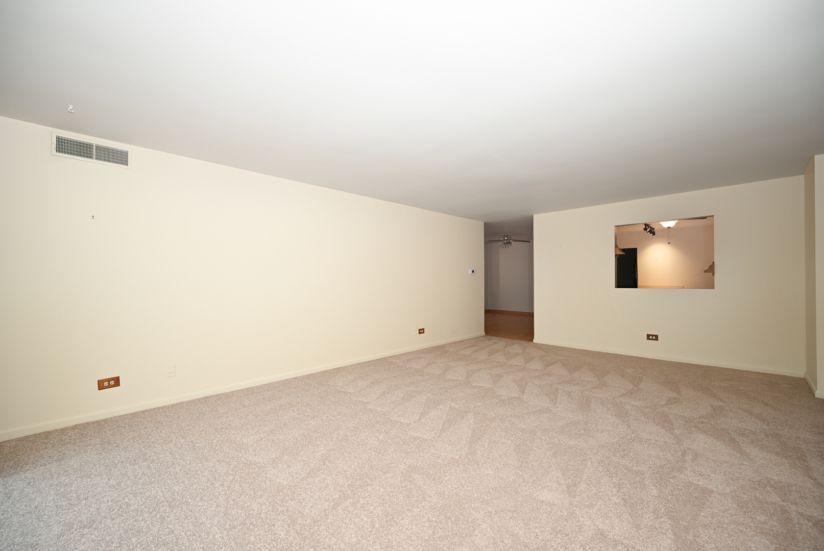 40 South Main Street, Unit 4A Glen Ellyn, IL 60137 - Photo 10 of 25 a view of an empty room