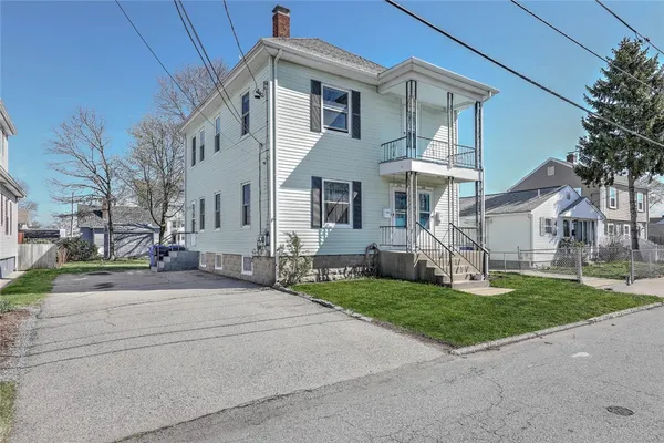 $519,000 | 252 Vine Street, Pawtucket, RI 02861