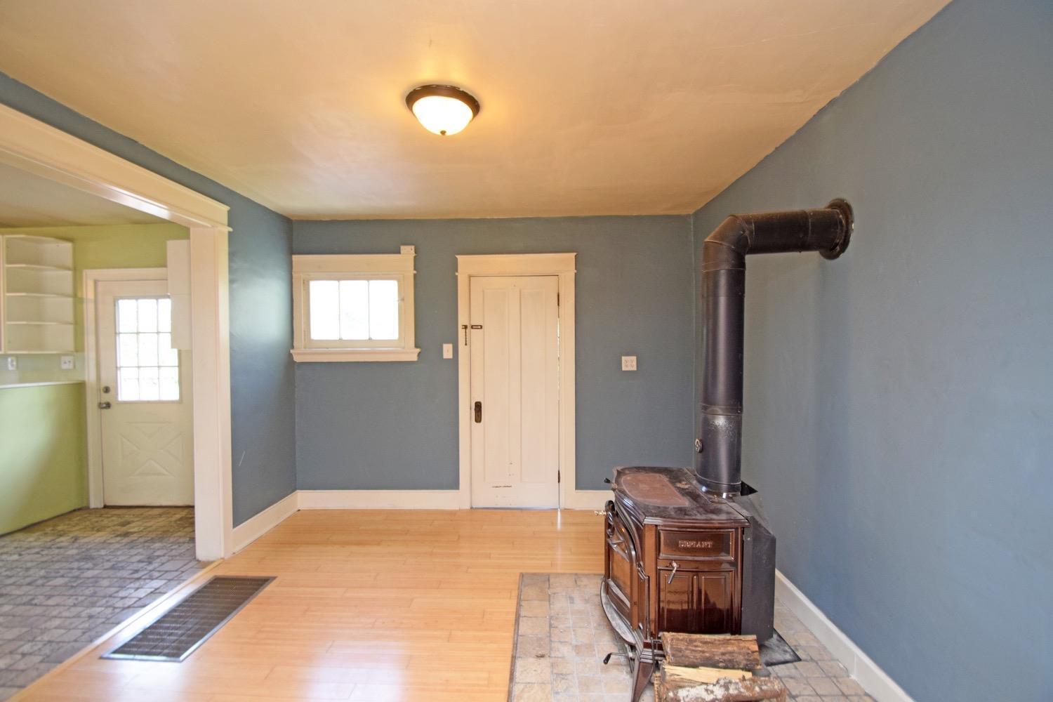 7817 Daleview Road Cincinnati, OH 45247 - Photo 9 of 40