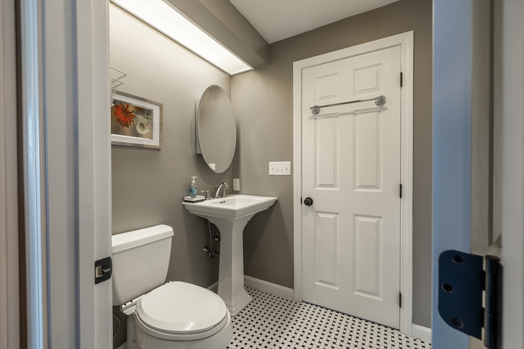 33 Fourth Street Worcester, MA 01602 - Photo 11 of 29 Gallery Image 11