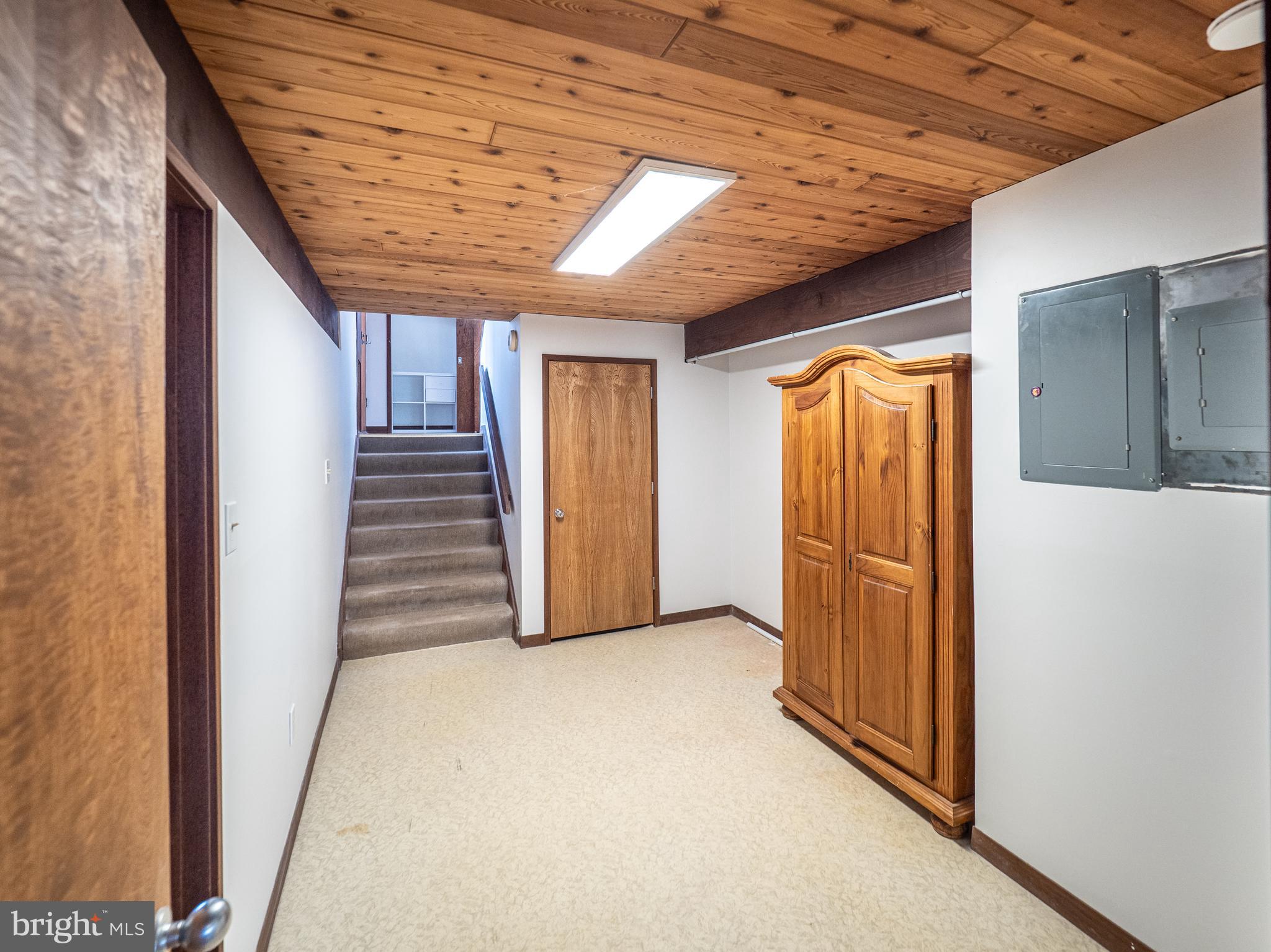 14805 Mockingbird Drive Darnestown, MD 20874 - Photo 33 of 35 a view of entryway