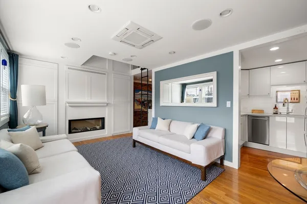 $925,000 | 290 Shawmut Avenue, Unit 4, Boston, MA 02118