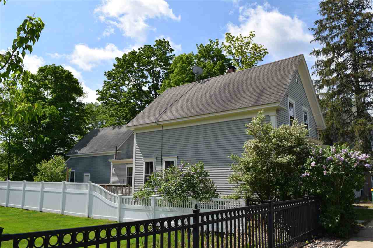 47 Winter Street Rochester, NH 03867 - Photo 2 of 23