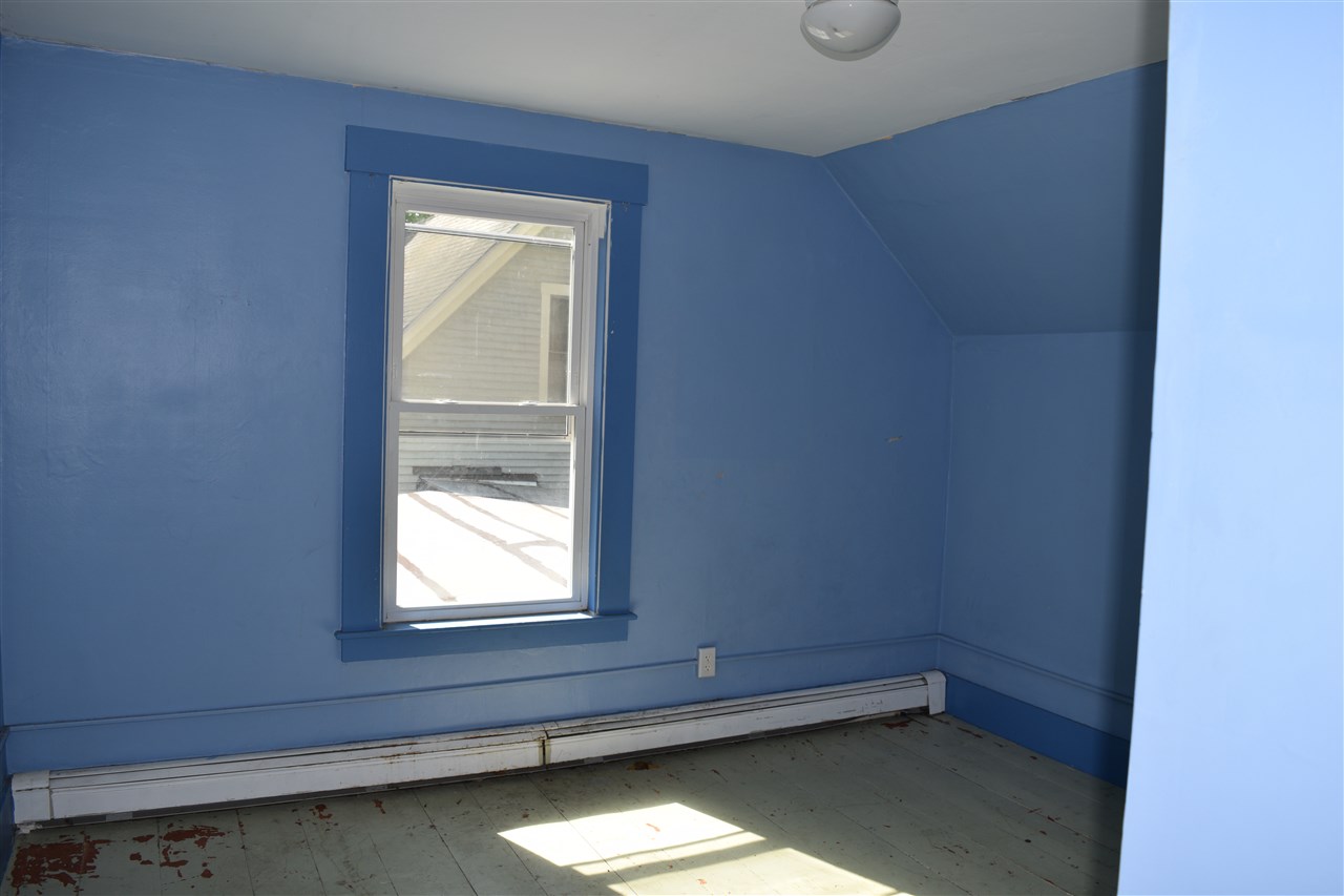 47 Winter Street Rochester, NH 03867 - Photo 14 of 23