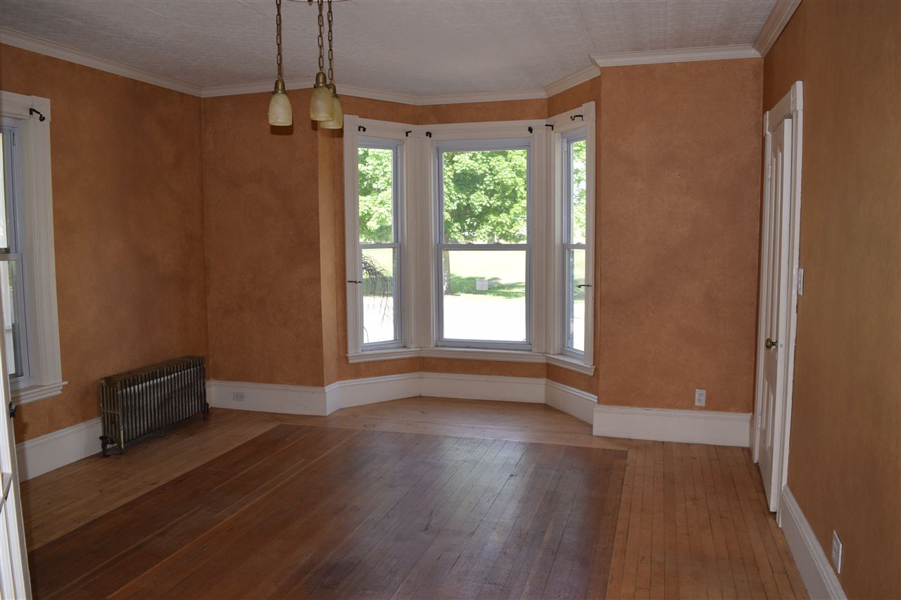 47 Winter Street Rochester, NH 03867 - Photo 3 of 23