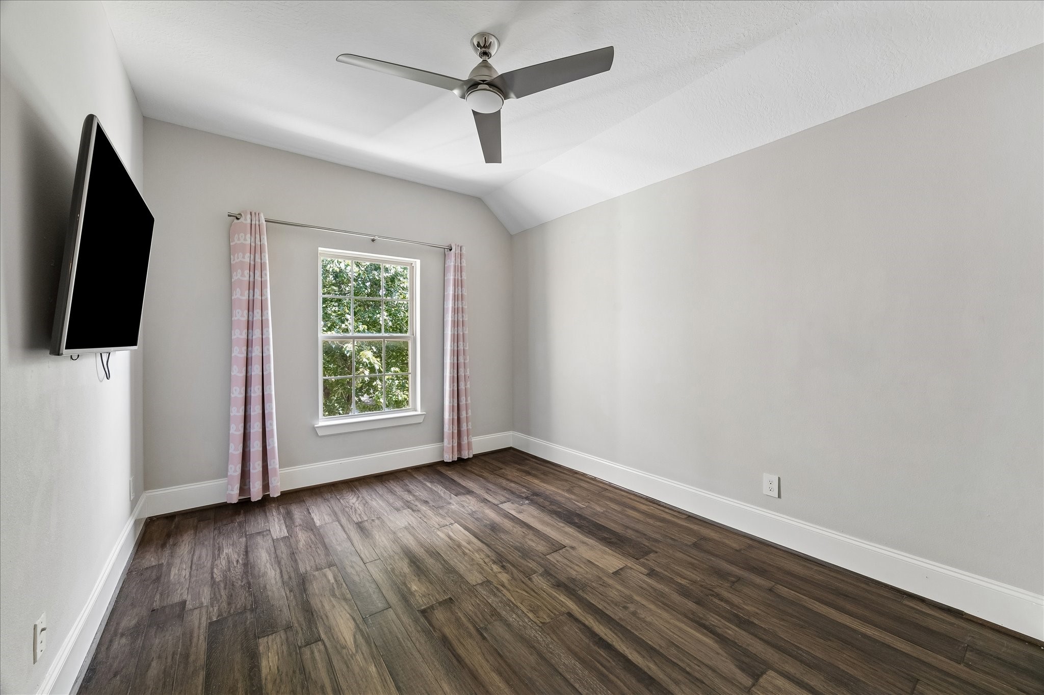 14855 Perthshire Road Houston, TX 77079 - Photo 35 of 43