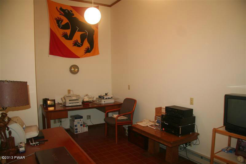 263 Lake Quinn Road Waymart, PA 18472 - Photo 15 of 50