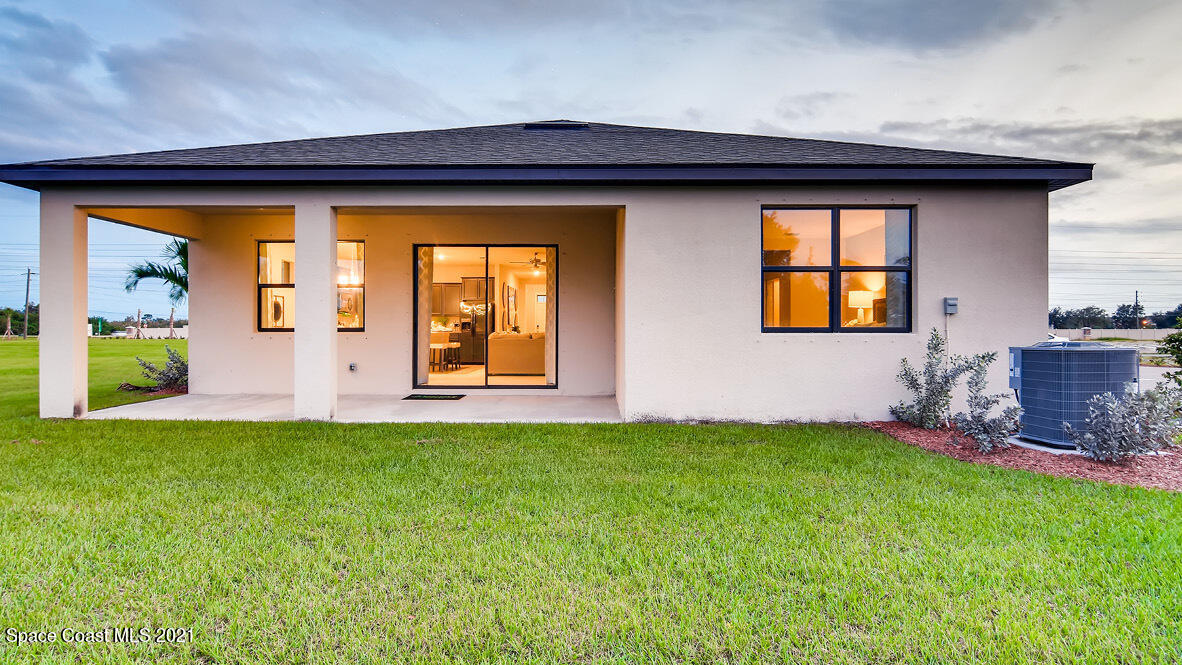 1994 Farmhouse Road Palm Bay, FL 32909 - Photo 9 of 19 Southampton_Model10