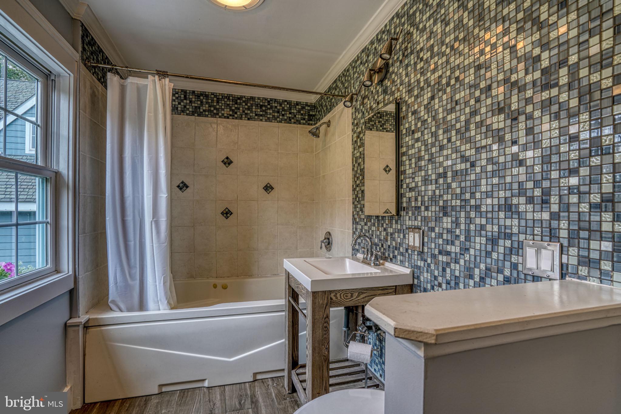 492 Pear Tree Point Road Chestertown, MD 21620 - Photo 36 of 73 Main level full bath