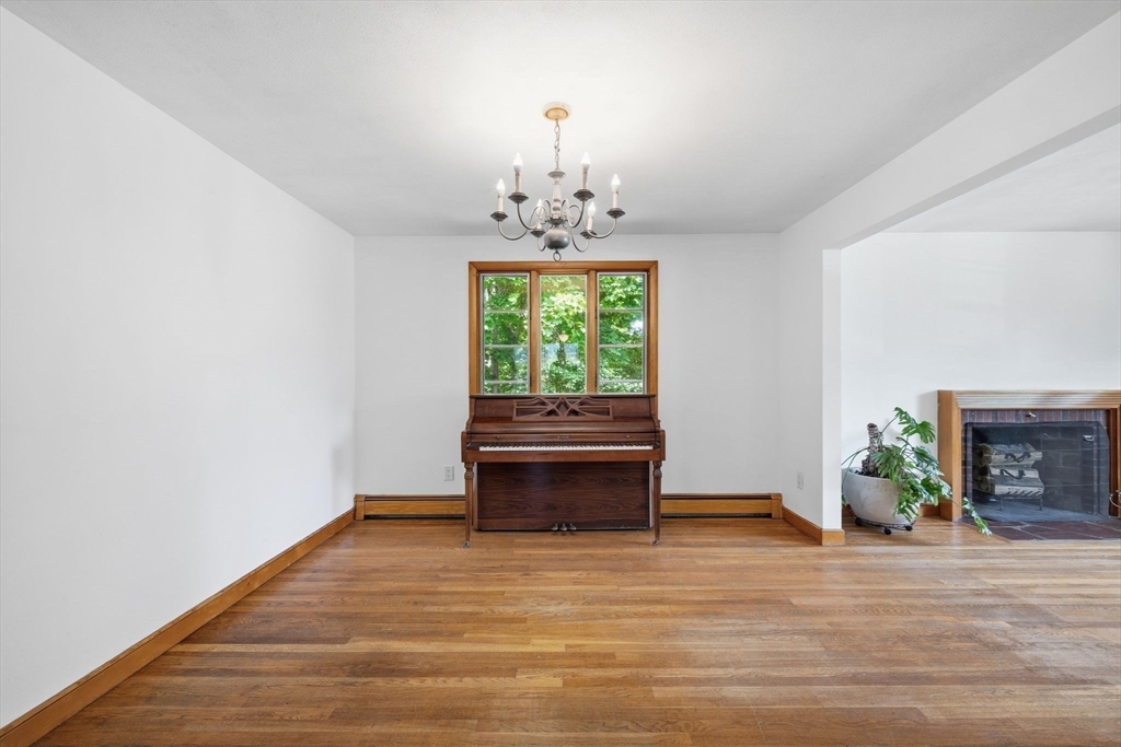 84 Oak Street Winchester, MA 01890 - Photo 9 of 38