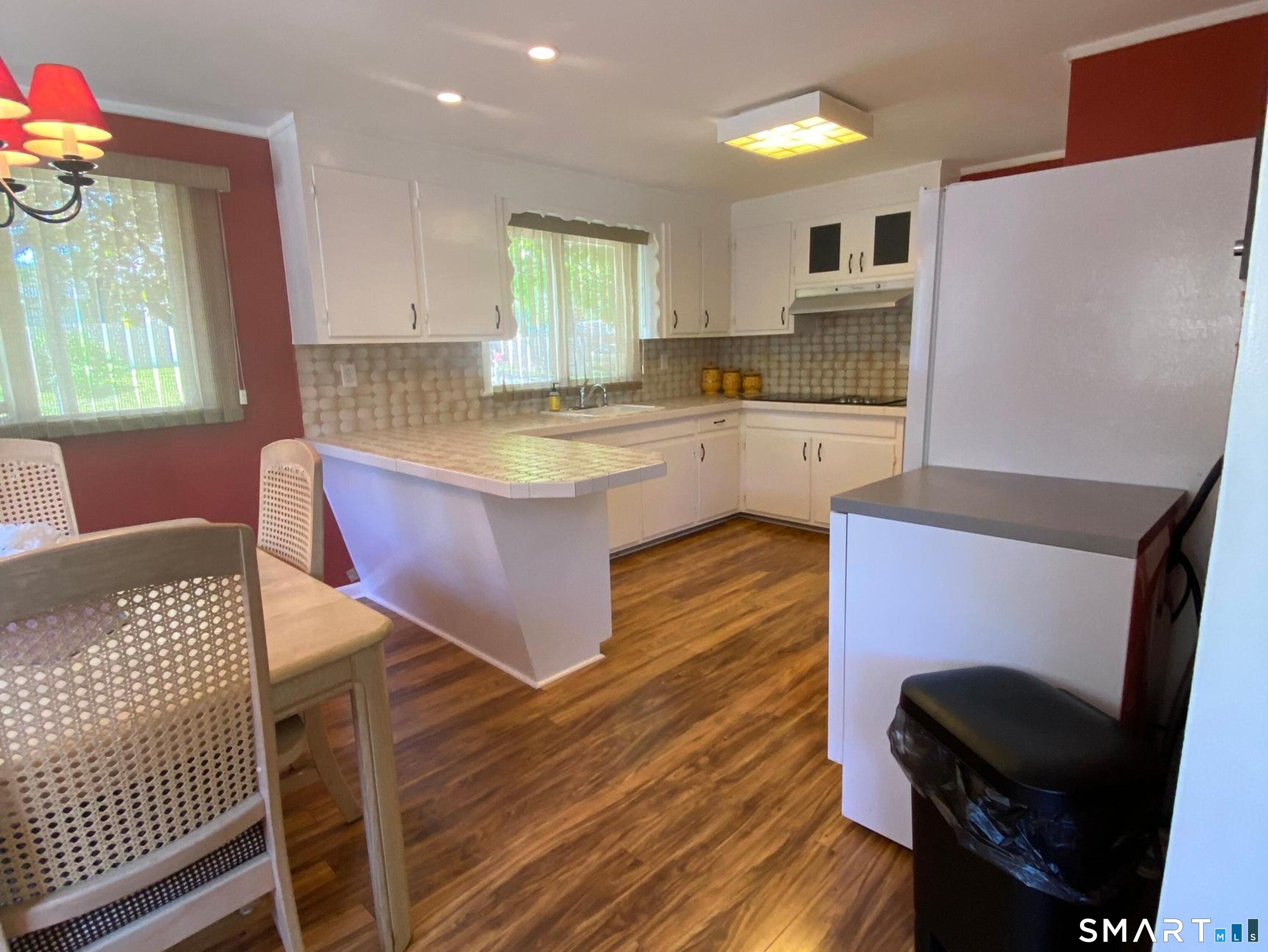 8 Commodore Street Norwich, CT 06360 - Photo 7 of 38