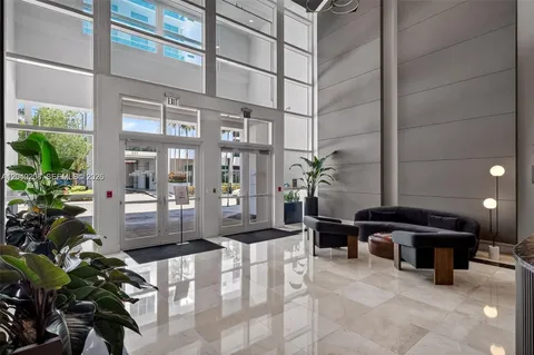 $315,000 | 350 Northeast 24th Street, Unit 814, Miami, FL 33137