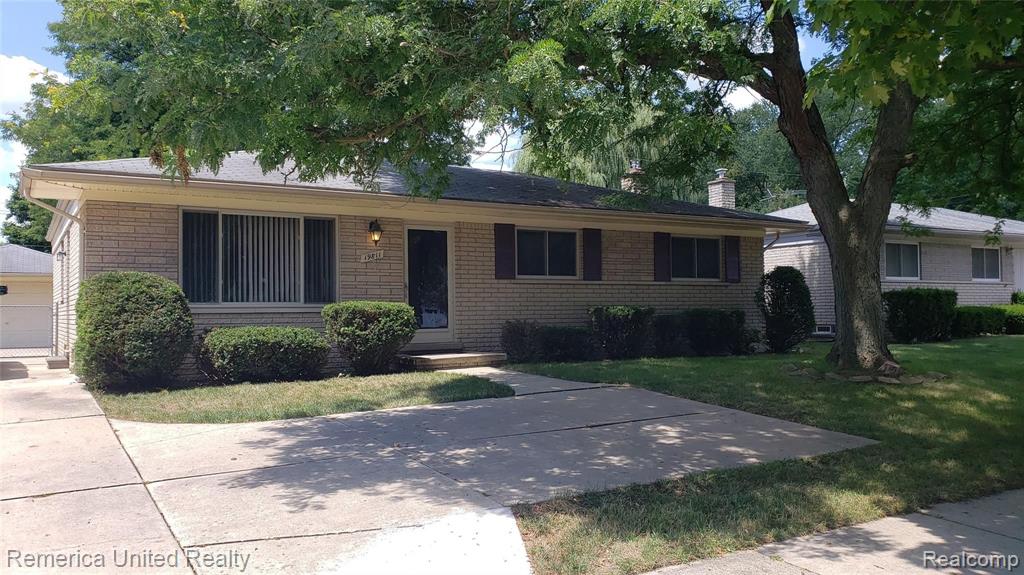 19811 Merriman Road Livonia, MI 48152 - Photo 2 of 41