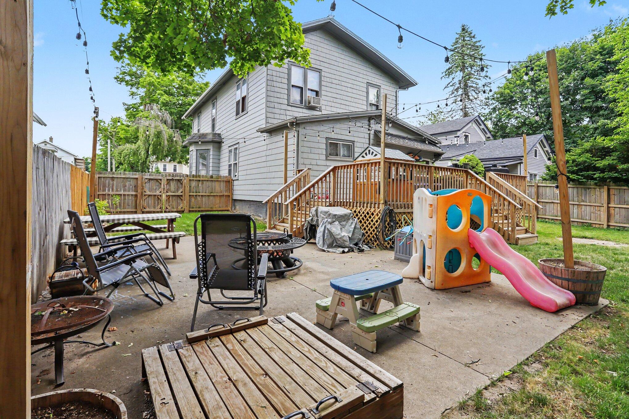 212 Grove Street Hudson, MI 49247 - Photo 25 of 32 024_file_5190