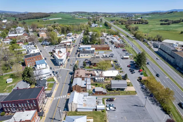 $675,000 | 222 Main Street, Dayton, VA 22821