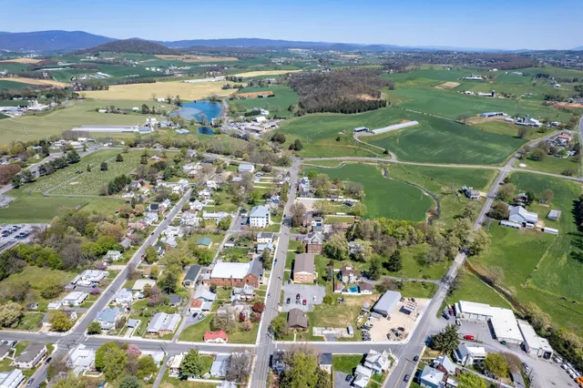 $675,000 | 222 Main Street, Dayton, VA 22821