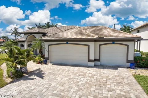 $1,200,000 | 1725 Southwest 52nd Terrace, Cape Coral, FL 33914