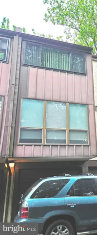 $2,000 | 233 Township Line Road, Unit 2A, Elkins Park, PA 19027