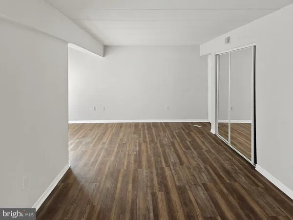 $1,925 | 233 Township Line Road, Unit 2A, Elkins Park, PA 19027