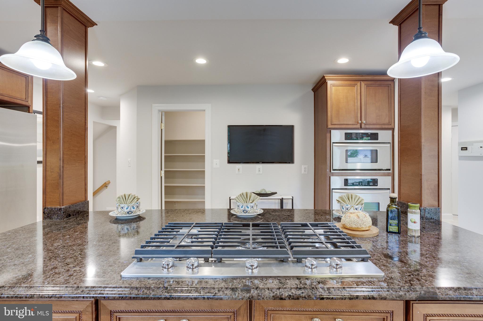 1913 Foxhall Road McLean, VA 22101 - Photo 22 of 61 Brand New 6-Burner Cook Top and Vent
