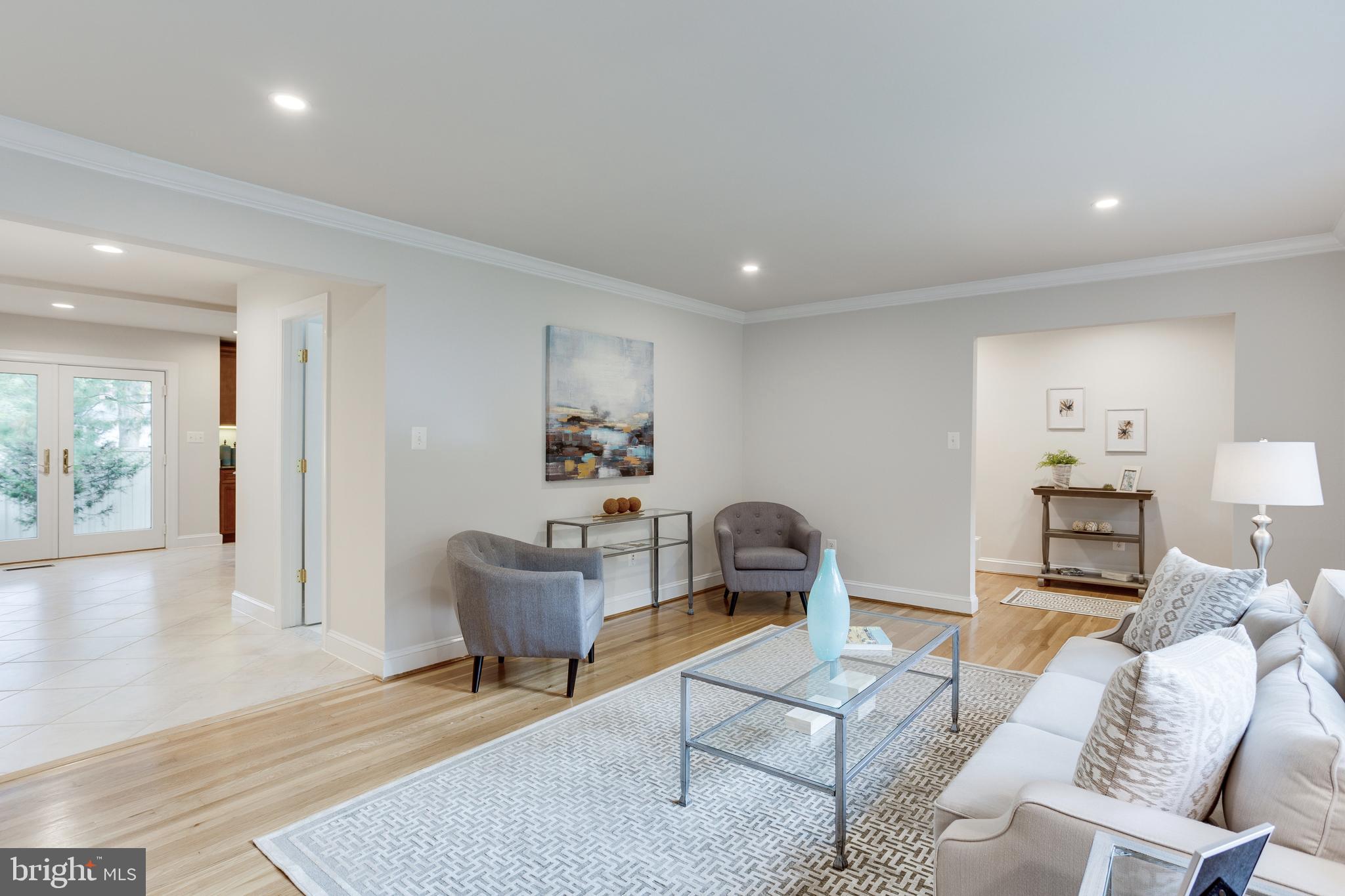 1913 Foxhall Road McLean, VA 22101 - Photo 7 of 61 Light and Open Living Area Invin