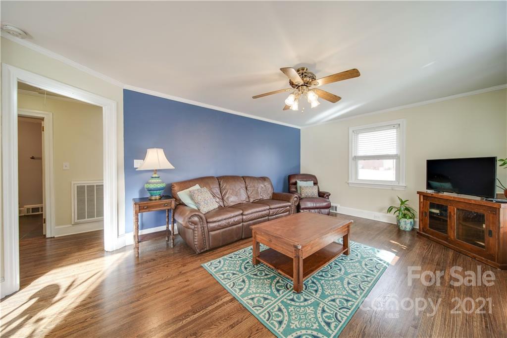 19 Rosedale Avenue Southwest Concord, NC 28027 - Photo 4 of 36 Gallery Image 4