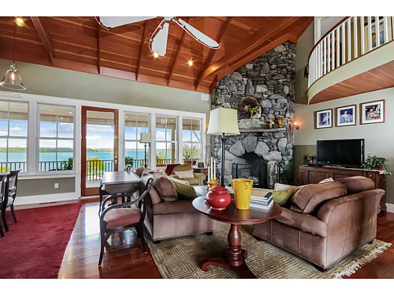320 East Shore Road Jamestown, RI 02835 - Photo 14 of 25 Living Room.