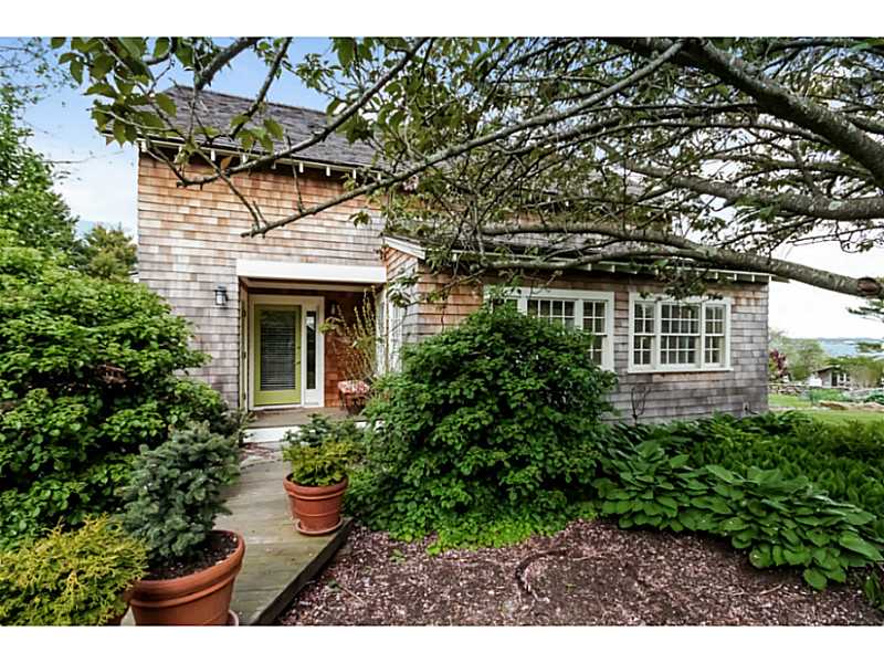 320 East Shore Road Jamestown, RI 02835 - Photo 24 of 25 Exterior Front. Guest Cottage