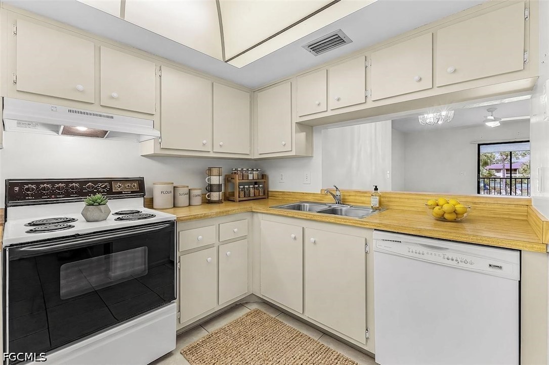 1733 Courtyard Way, Unit B205 Naples, FL 34112 - Photo 8 of 21