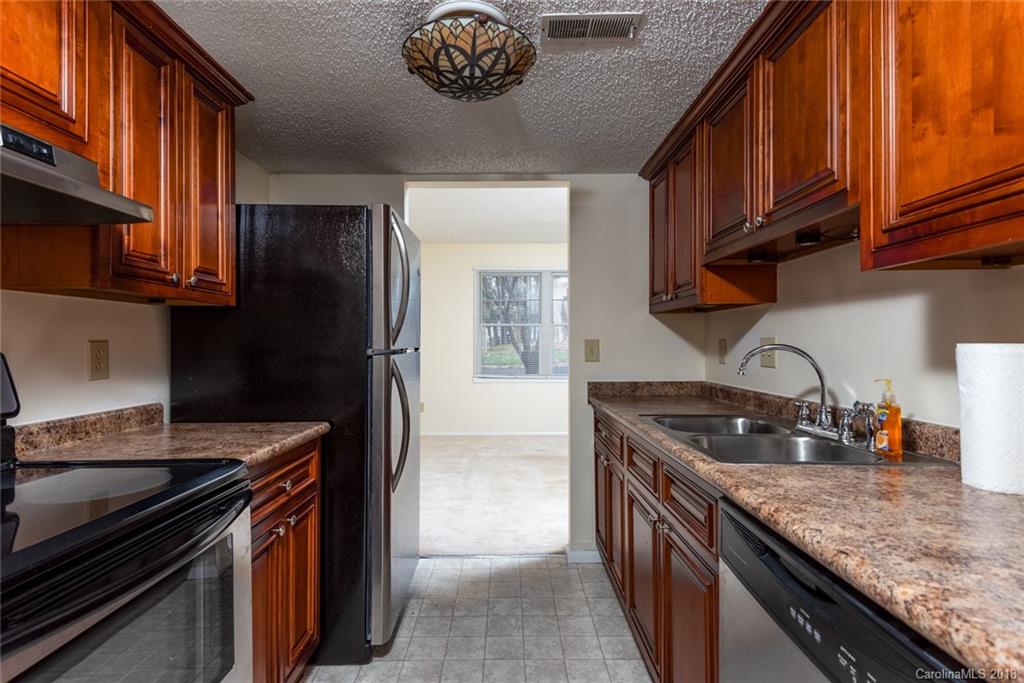 8250 Knights Bridge Road Charlotte, NC 28210 - Photo 8 of 20 Gallery Image 8