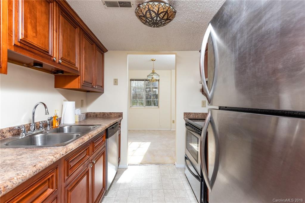 8250 Knights Bridge Road Charlotte, NC 28210 - Photo 9 of 20 Gallery Image 9